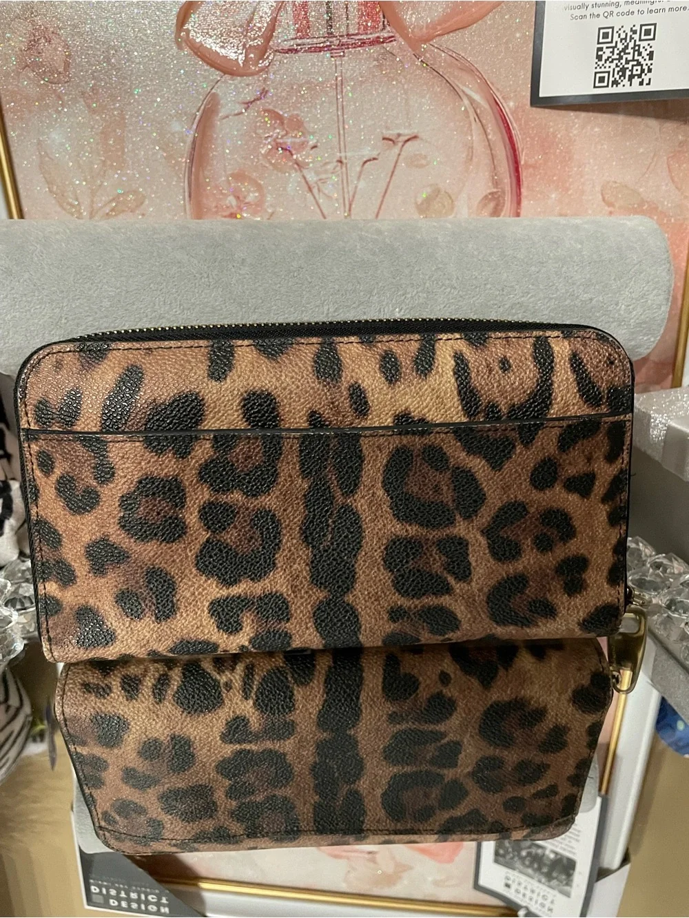 Dolce & Gabbana Vintage Leopard Print Zip Wallet